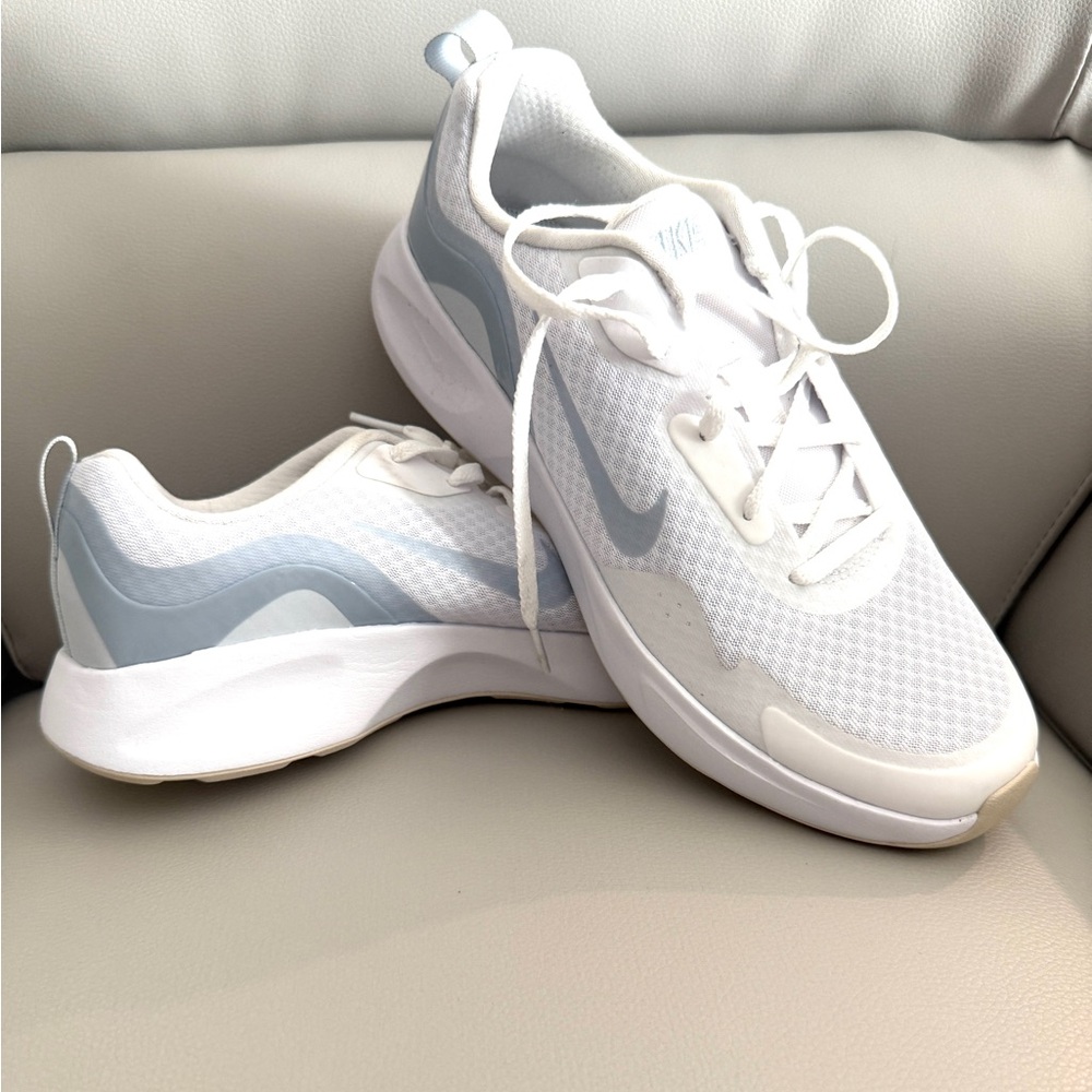Nike Women's White & Light Blue Athletic Running Sneakers